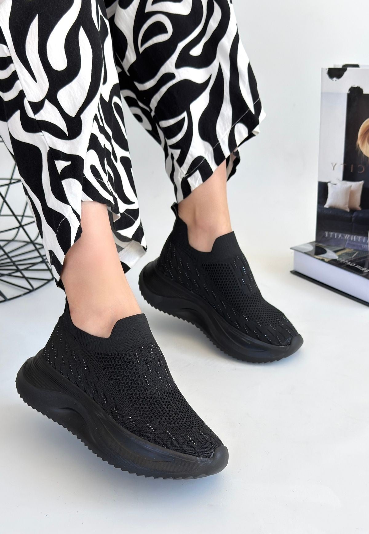 Soord Siyah Triko Boncuk İşlemeli Spor Ayakkabı