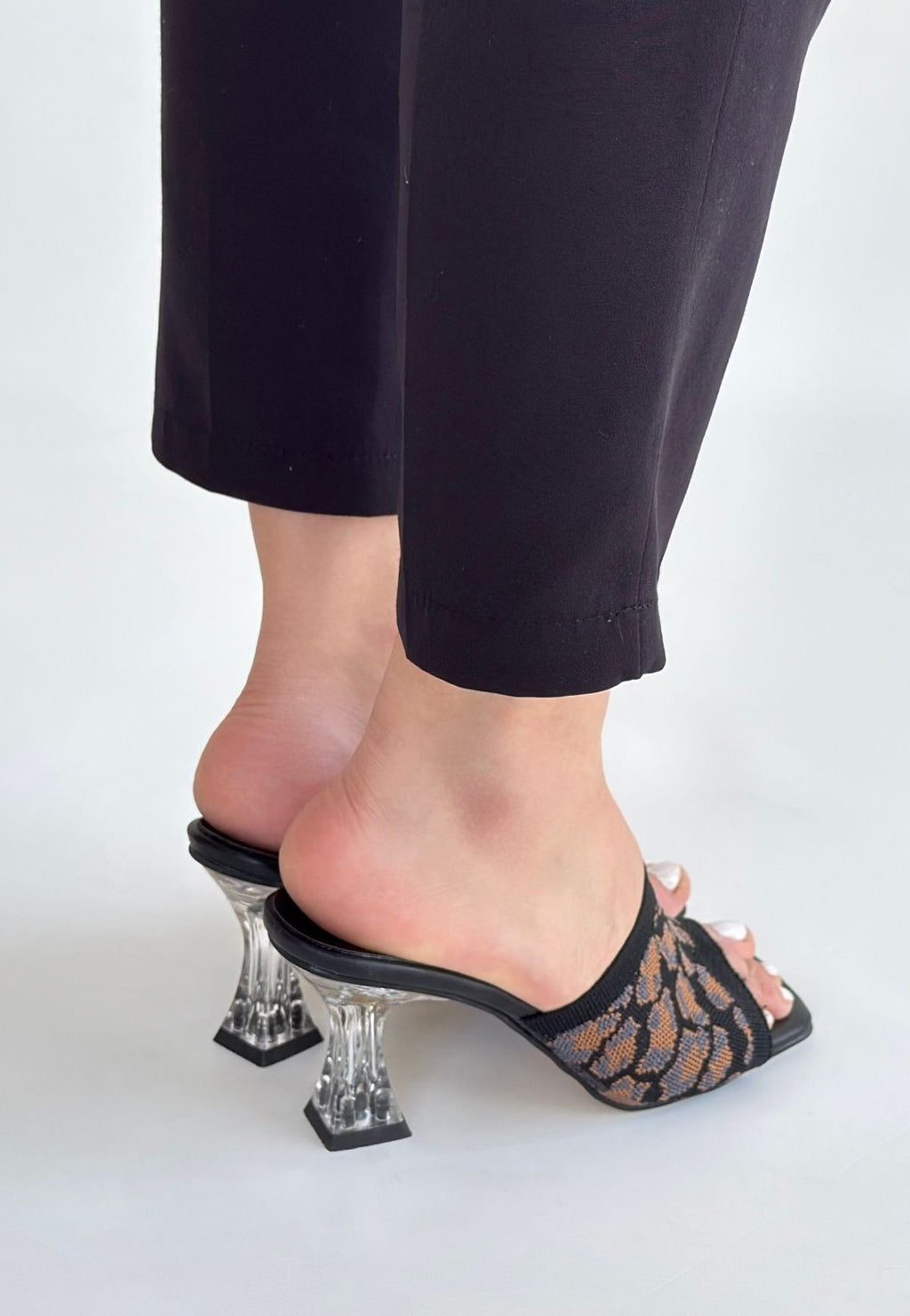 Erja Siyah Desenli Triko Topuklu Terlik