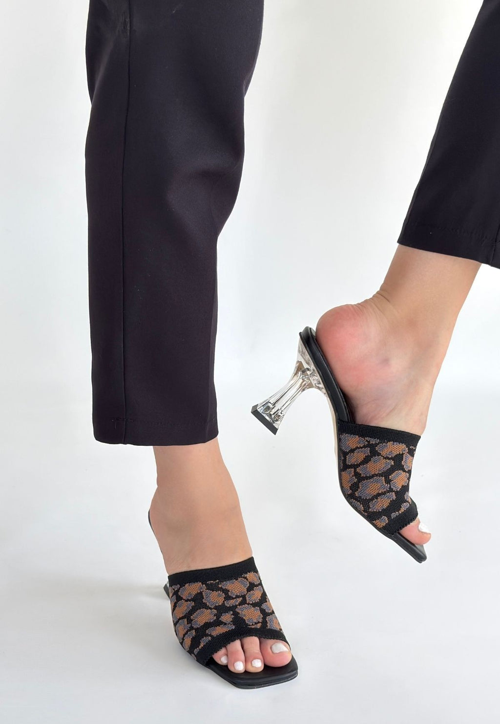 Erja Siyah Desenli Triko Topuklu Terlik