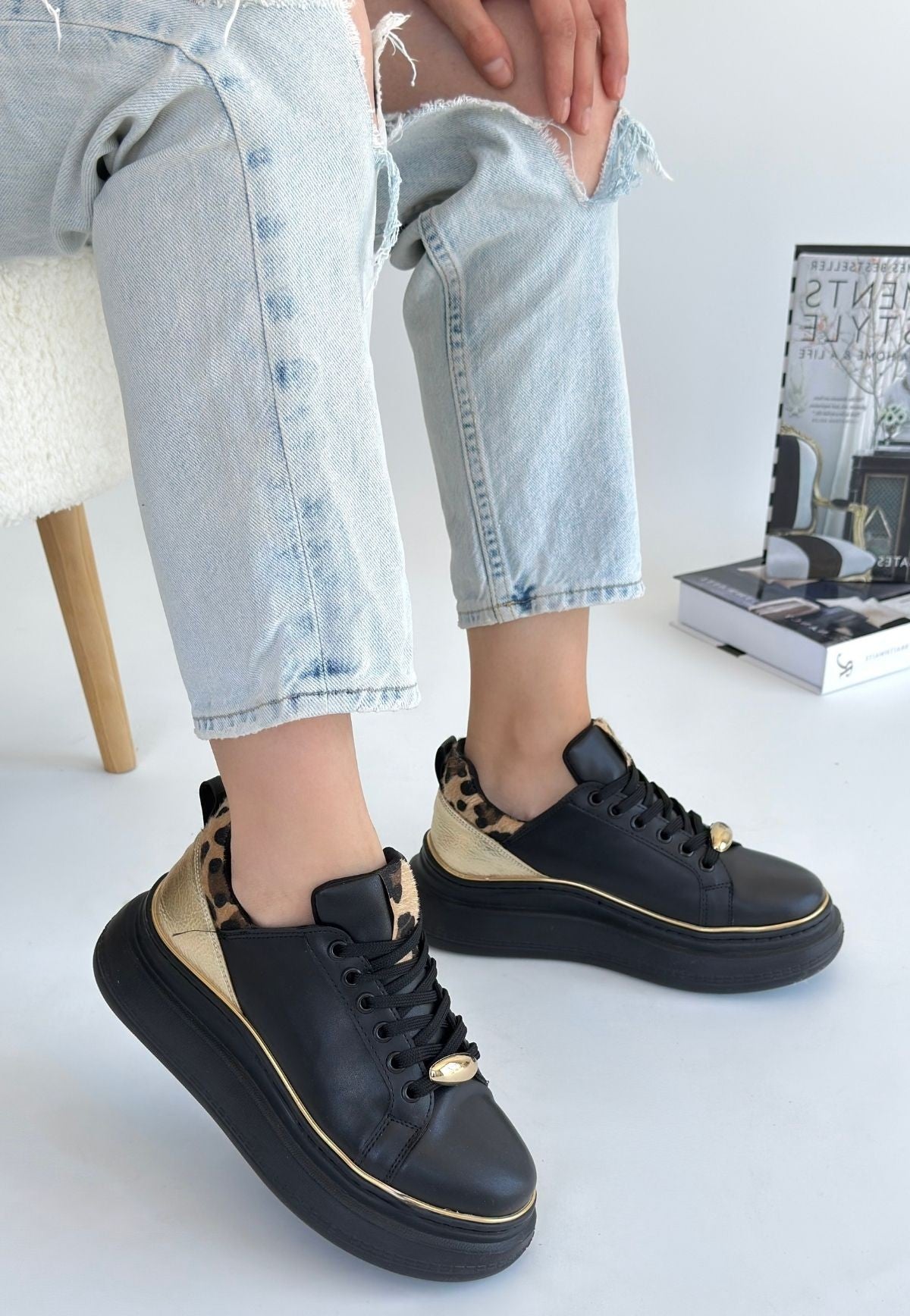 Jista Siyah Cilt Sarı Detaylı Bağcıklı Spor Ayakkabı