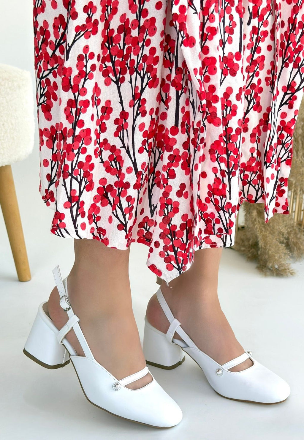 Jecci Beyaz Cilt Topuklu Ayakkabı