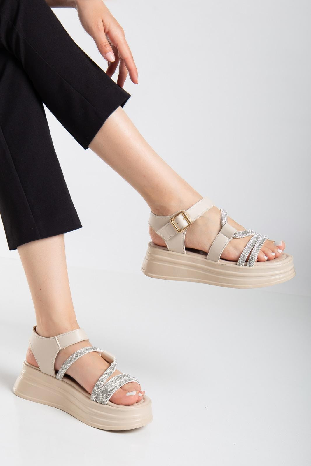 Lenda Bej Cilt Kemerli Sandalet