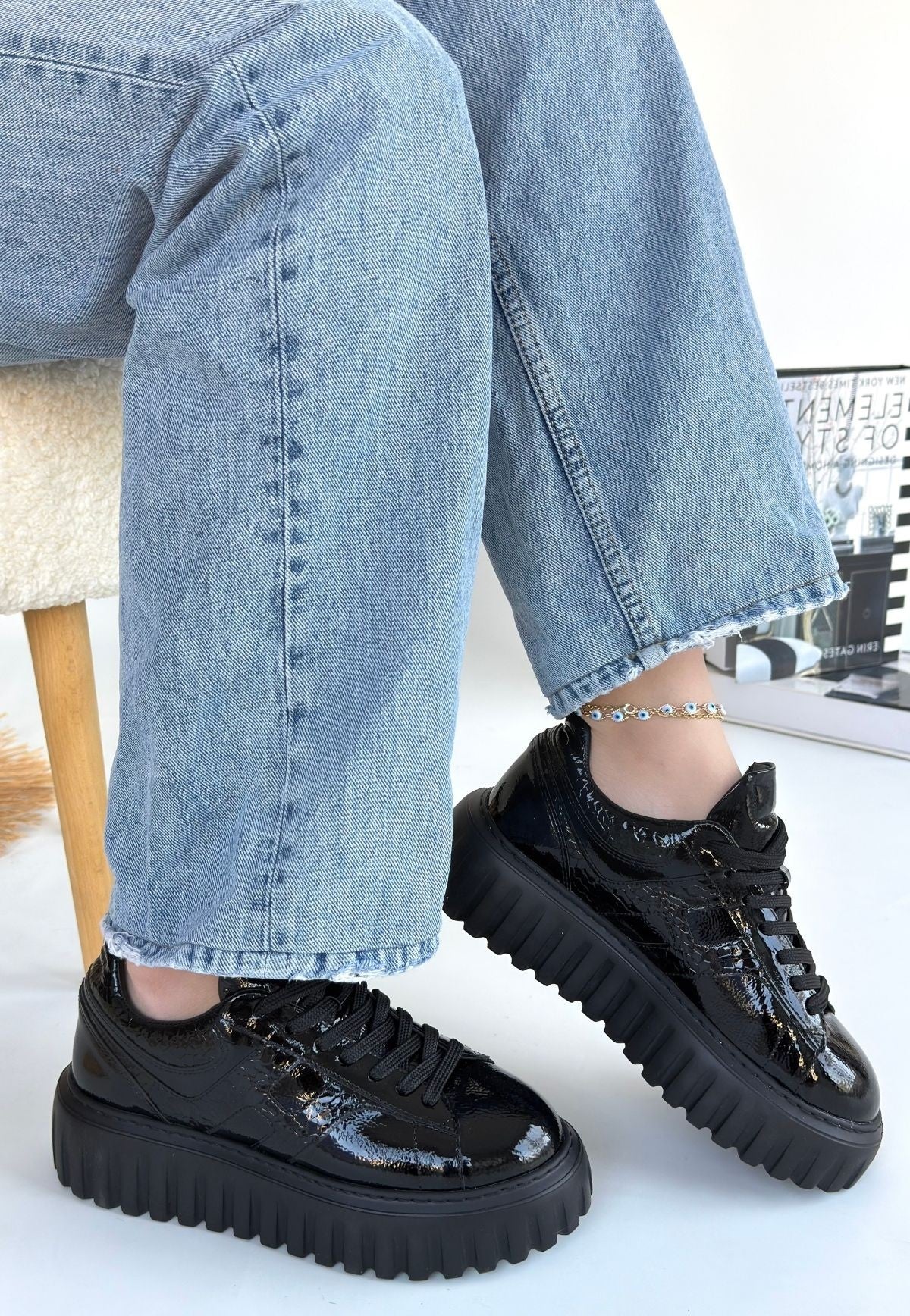 Gesti Siyah Rugan Bağcıklı Spor Ayakkabı