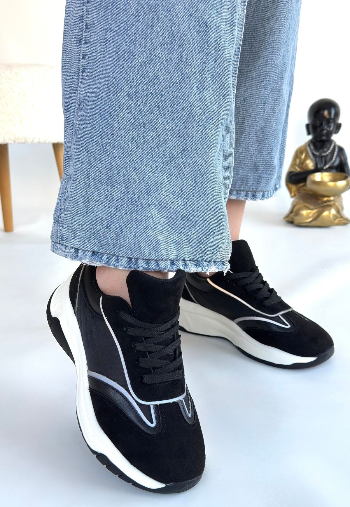 Lemda Siyah Süet Bağcıklı Spor Ayakkabı